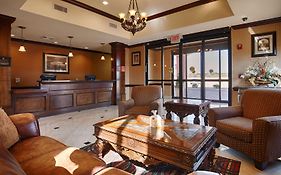 Best Western Inn & Suites  3*